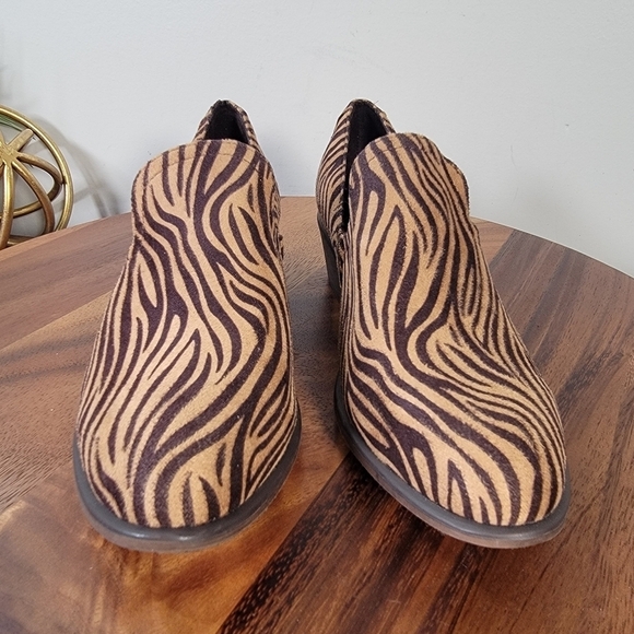 Pierre Dumas May Zebra Animal Print Ankle Boots Loafers Shooties Booties Size 7 - Picture 7 of 12